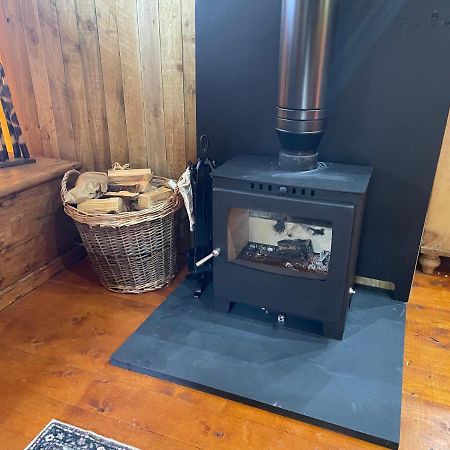 Mountain View Safari Tent With Hot Tub In The Heart Of Snowdonia 多尔盖罗 外观 照片