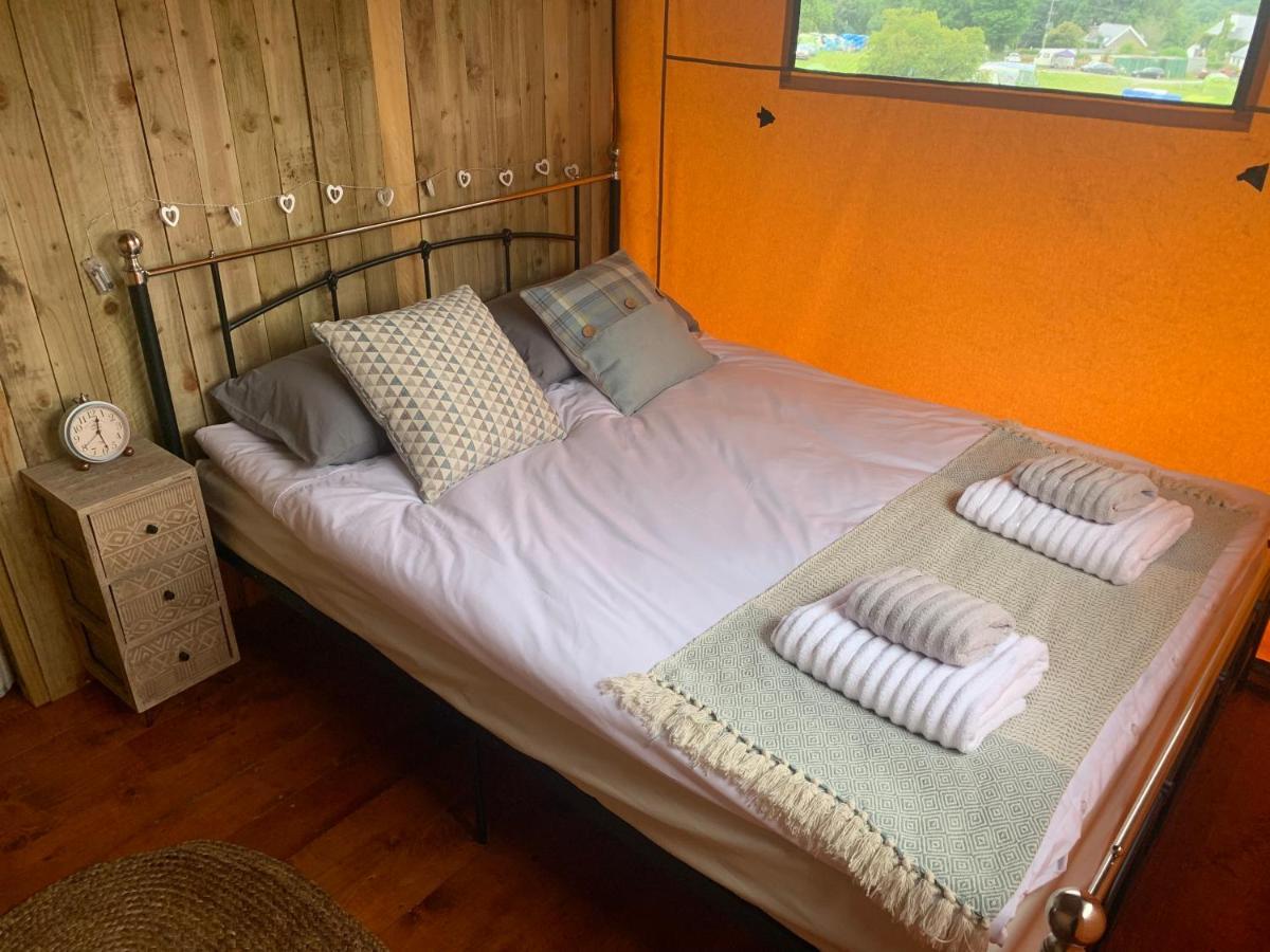 Mountain View Safari Tent With Hot Tub In The Heart Of Snowdonia 多尔盖罗 外观 照片