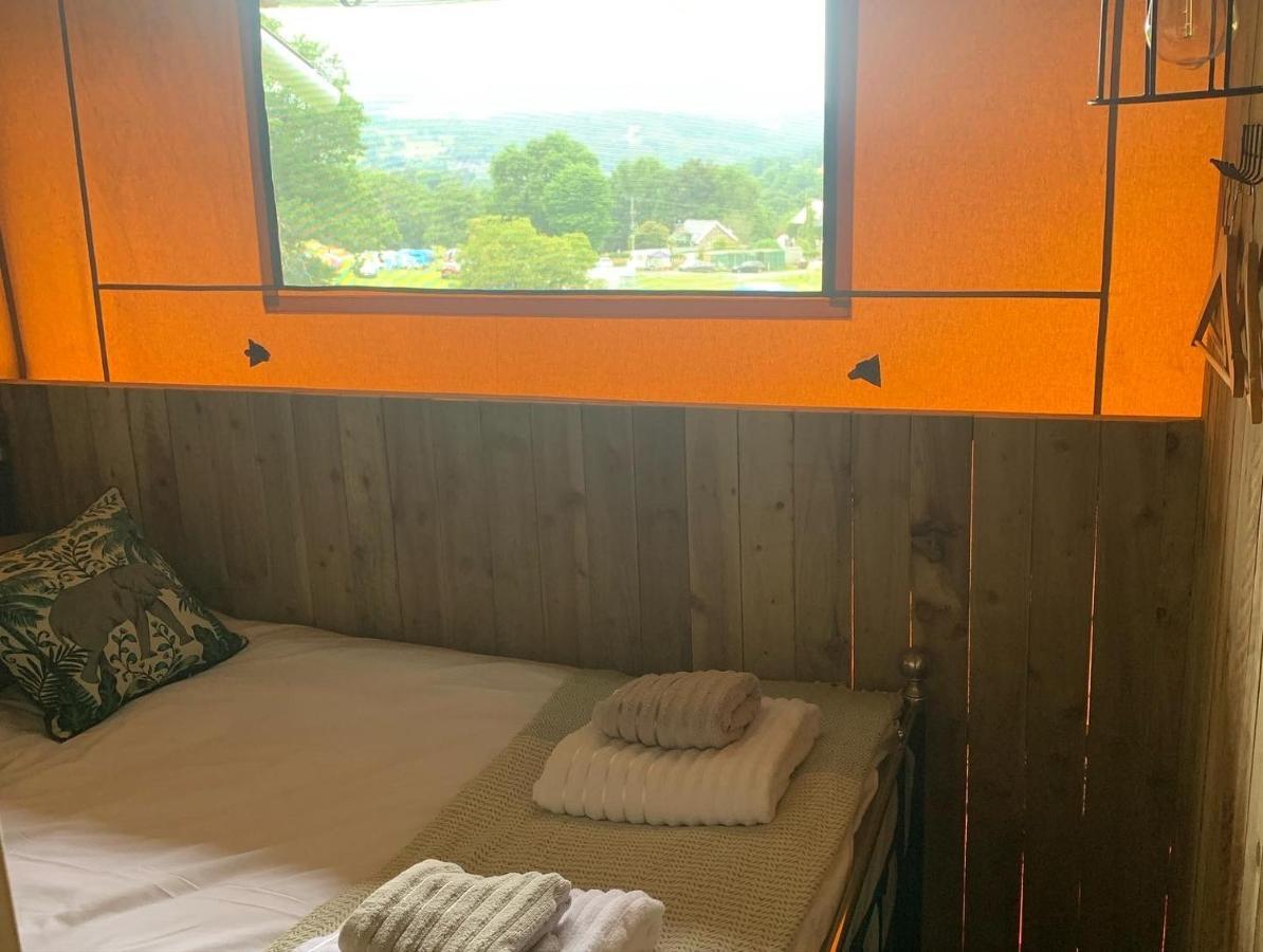 Mountain View Safari Tent With Hot Tub In The Heart Of Snowdonia 多尔盖罗 外观 照片