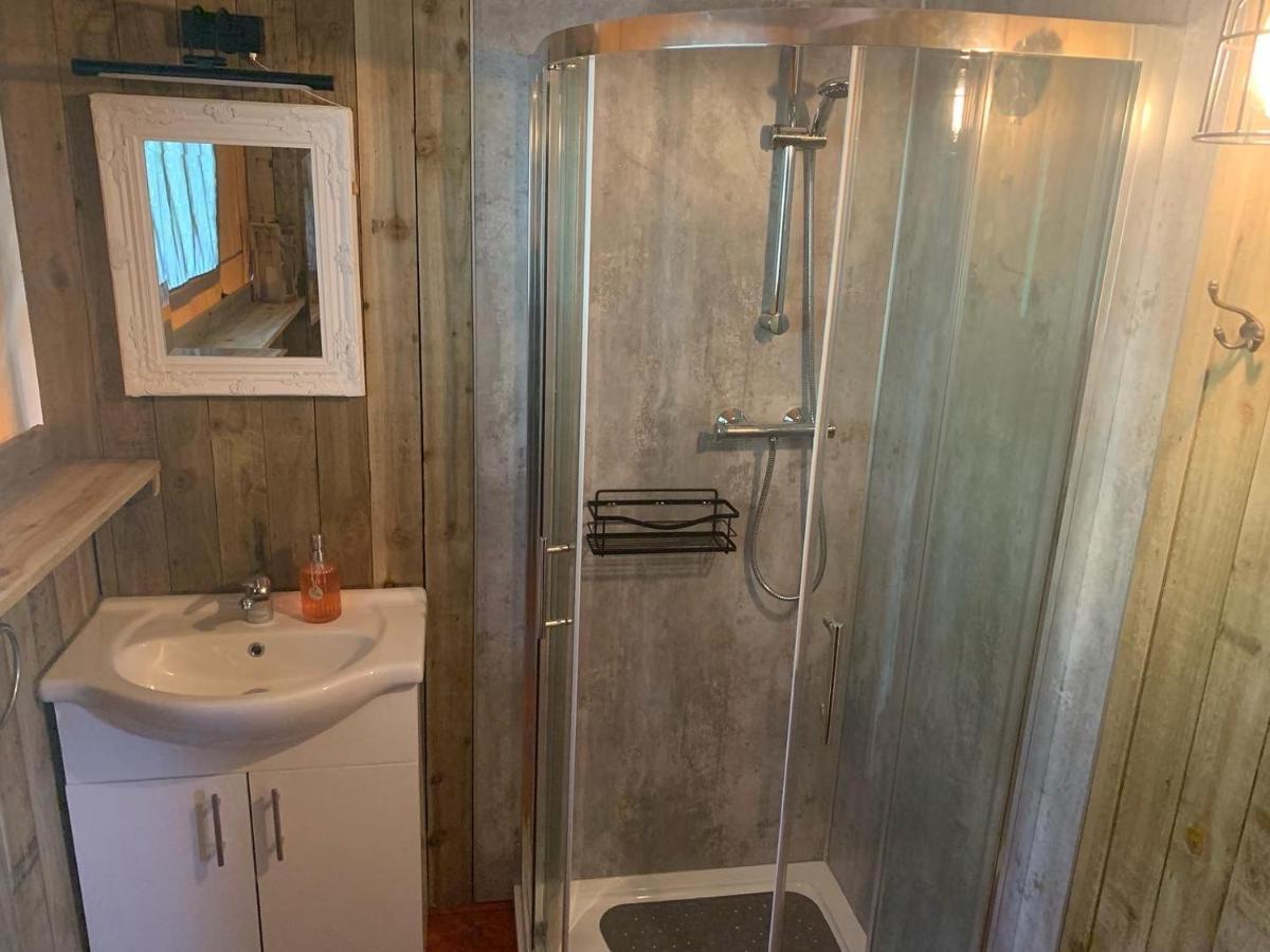 Mountain View Safari Tent With Hot Tub In The Heart Of Snowdonia 多尔盖罗 外观 照片