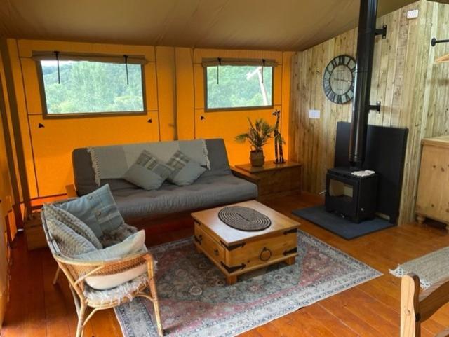 Mountain View Safari Tent With Hot Tub In The Heart Of Snowdonia 多尔盖罗 外观 照片